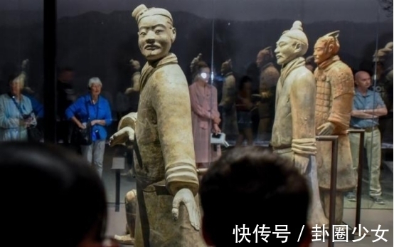 古迹#日本暴徒冲进展览厅,将兵马俑推倒致破碎,中国的回应堪称绝妙
