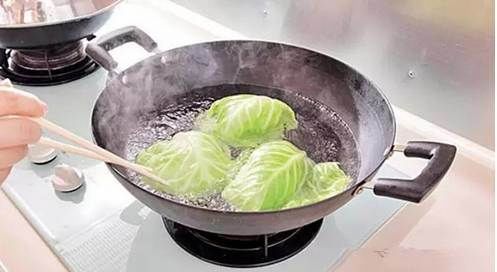 做菜什么时候放盐最好,今天终于知道答案了!!