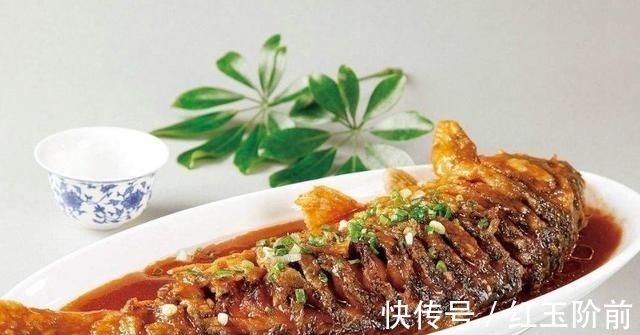 补充营养|为什么摔了一跤就骨折？建议：50岁后4种肉要舍得吃，或养好骨骼