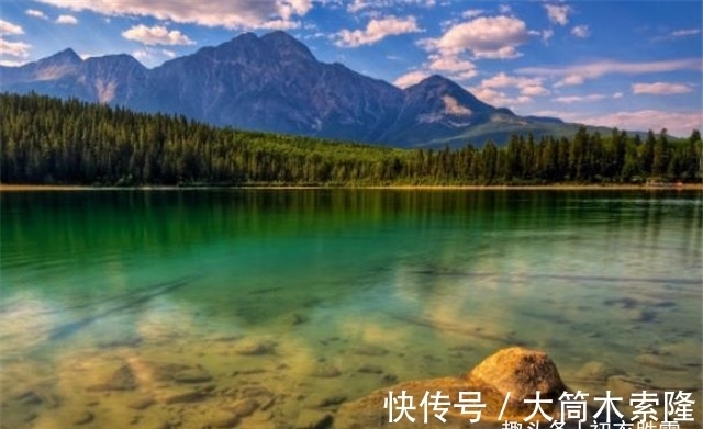 秋天!晚秋秋水诗词五首:秋水才深四五尺,野航恰受两三人