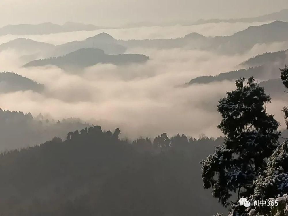 妙高镇金城山雪景图