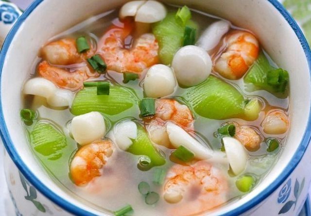 这碗蔬菜汤不简单,成本5块钱,鲜香味美易吸收,营养全面比肉好