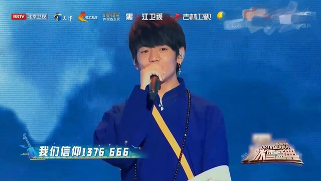 6台跨年名场面：主持人翻车、唱歌跑调，周深邓丽君跨时空同台