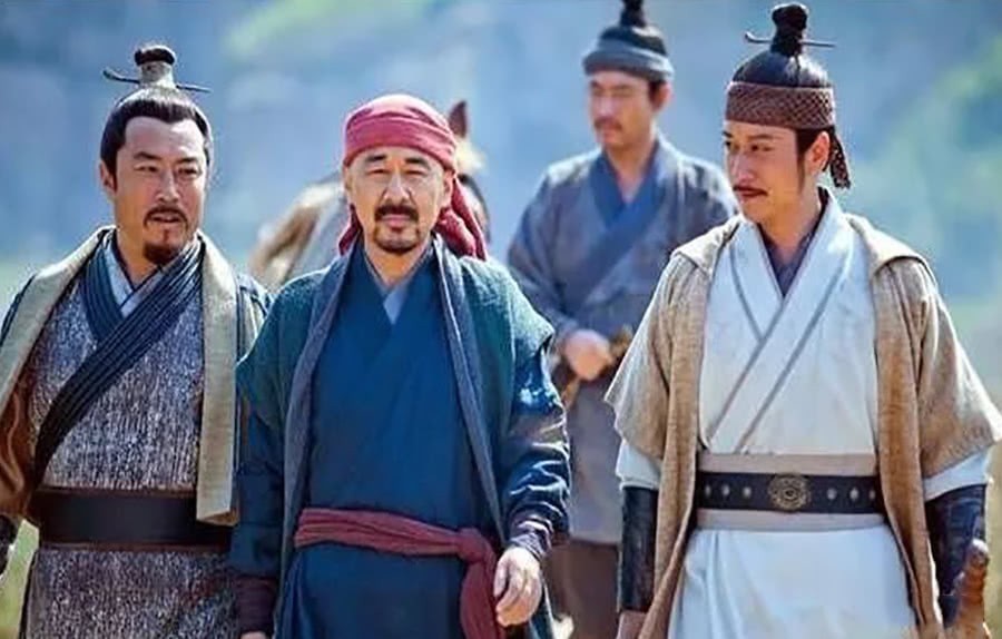 有人|杯酒释兵权是奇招,但总得有人带兵,赵匡胤把兵权交给谁了?