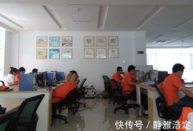 脖子处|为什么现在很多人会患上颈椎病?罪魁祸首在这里,这个锅背定了