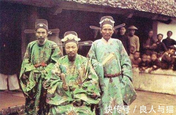 字母!越南废除汉字75年,就连春联也是改用字母,但有一个字抹不掉