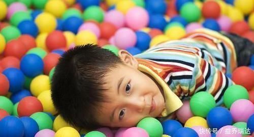 特征|男孩子身上有4个特征,长大想不成功都难,看看你家娃中了几条