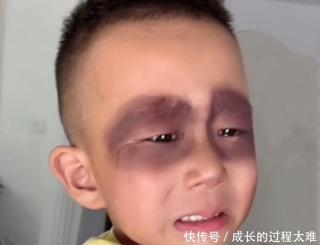 孩子沉迷手机怎么办?宝妈“奇葩”操作,孩子:我再也不玩了