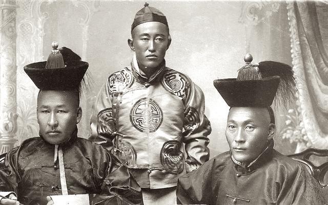 贪官|这才是清朝官员真实形象：个个好大的官威，图9才是大贪官和珅真实相貌