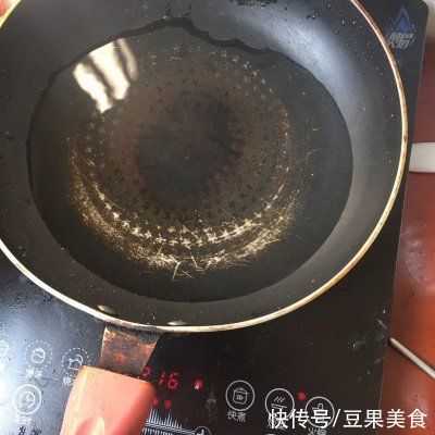  这道冰糖葫芦到底是谁发明的，我吃了半碗都不解谗