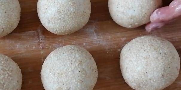 糯米|香喷喷的芝麻球,又甜又软的糯米,赶快去做吧