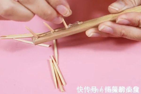 家家户户|把牙签粘在筷子上,原来作用这么厉害,解决了家家户户大难题