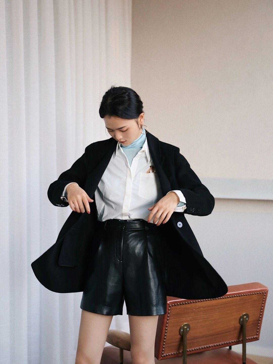 小老虎|冬天穿衣一定要有氛围感!选择这几款“小老虎”单品,可爱又减龄