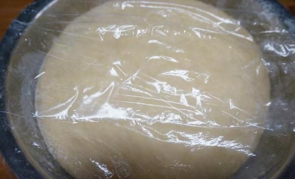 烤箱|面粉别再蒸馒头了,不用一滴水,不用烤箱,在家做松软早餐面包