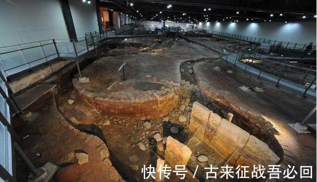 赵兴#广东建筑队挖到无底“黑洞”,考古专家哭着说:失落古国现身了