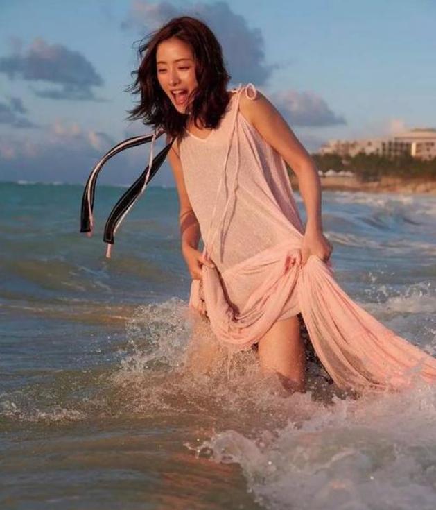 访谈|日本女星上综艺，一个坐姿让旁边男嘉宾捏把汗，当镜头不存在吗？