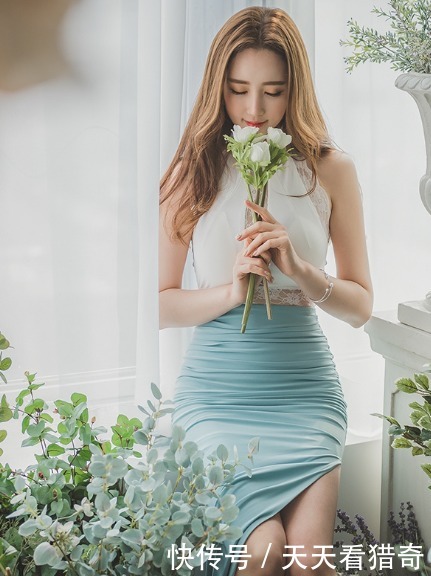 手中|姑娘,你比手中的花更美!