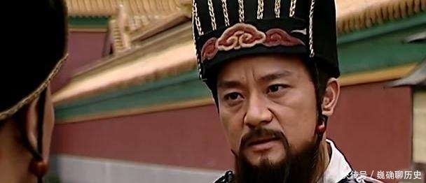 上联:“人重官非官重人”,谁有下联?