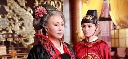 皇权|武则天和儿子进行残酷的皇权PK时，一牛人出现了，结局太意外