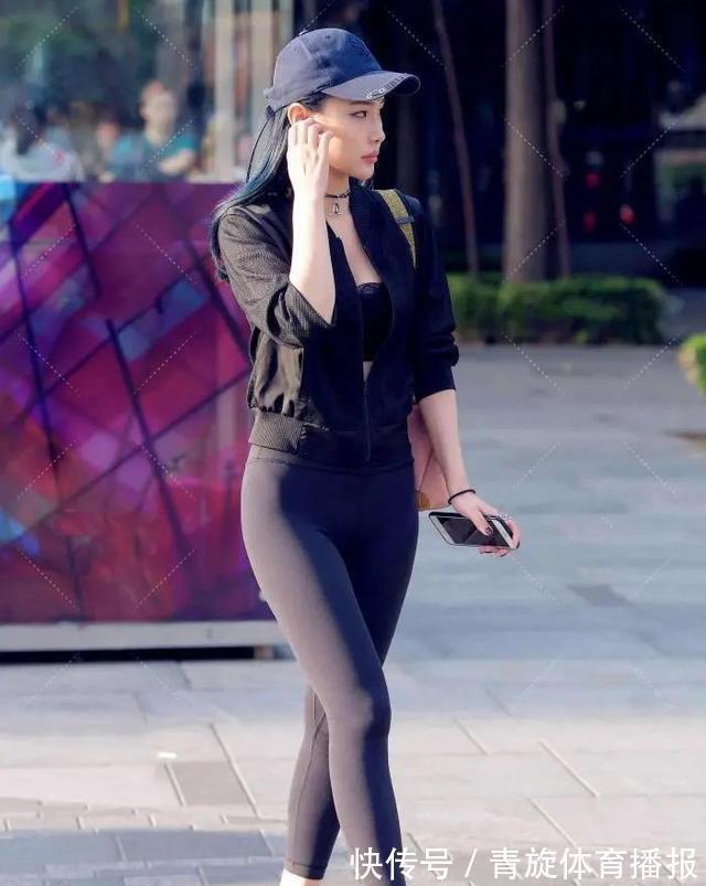 人间的天使 深灰瑜伽裤配个性夹克的穿搭,高级时尚又清爽利落