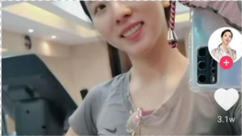 把脊梁骨直起来。新疆棉之后，又有明星公然晒耐克鞋，耐克T恤？