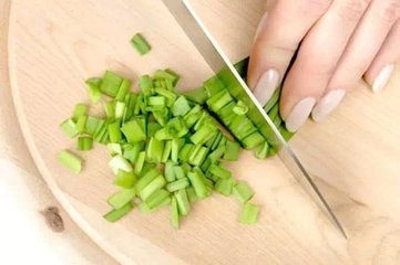 耳聋|多吃蜜蜂能促进长寿，但蜜蜂和它吃会耳聋，大多数人经常这样吃！