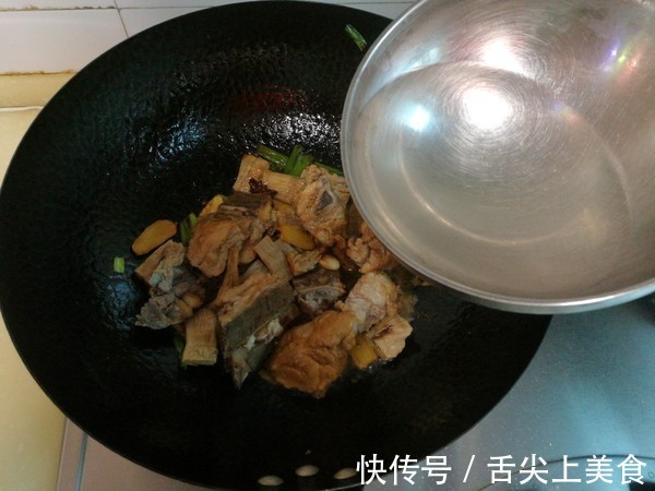 骨髓|它是猪身上的一块宝,肉贩子自己偷偷留着吃,聪明人抢着买