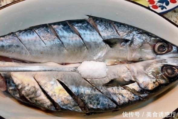 9月这鱼正当季,吃过熏的煎的,整只红烧更“带劲”,7元1斤实惠