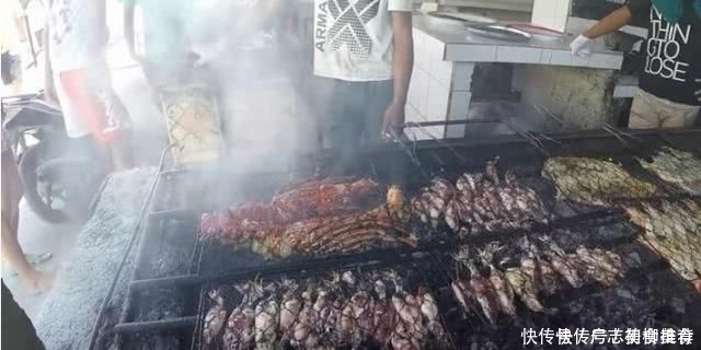 大胃王去越南吃海鲜,烤了30只鱿鱼60只龙虾,结账时却不敢相信