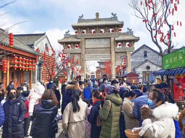 中年|留青过年催热近郊游 金沙滩花灯展还上了央视