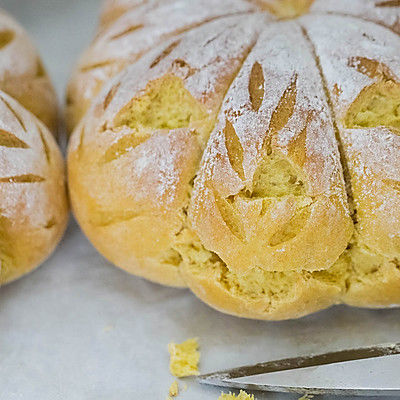 万圣节南瓜全麦软欧面包