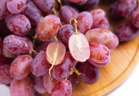 中老年人血脂高吃什么水果好？5种水果有效降血脂