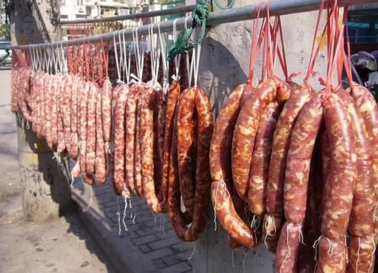 灌香肠有窍门，牢记一点，灌出的香肠口感好味道香，不怕发霉发臭