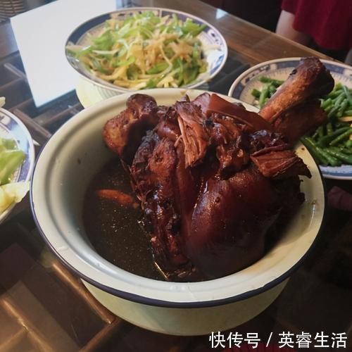 人数|我国失眠人数已达到2亿，还在晚餐吃这3类食物的人，别怪睡不好