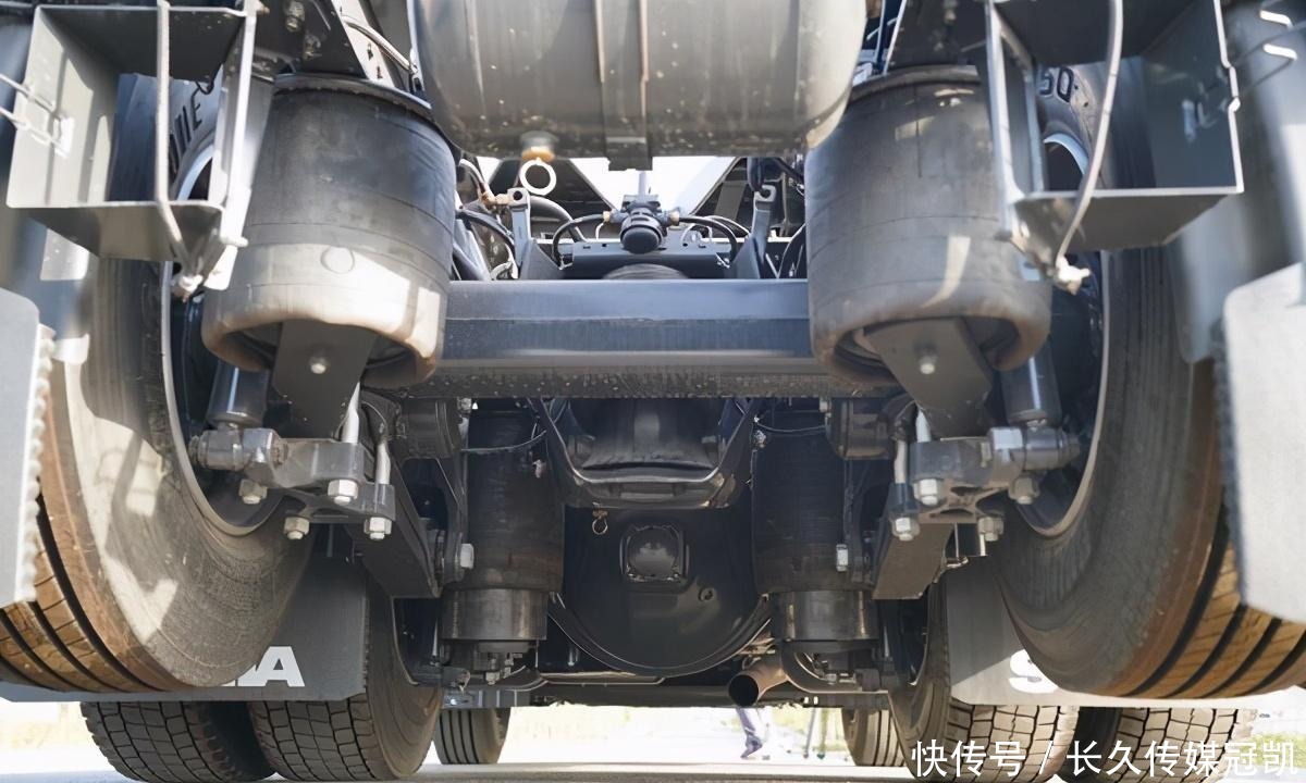 斯堪尼亚|斯堪尼亚在国内销量最好的牵引车，G500这配置你满意吗？