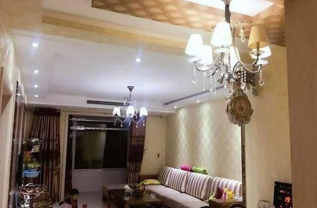 同学|回老家参观同学的新房,一进门就被吓到了,看到卧室笑的我肚子疼