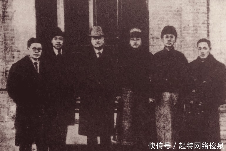 陶行知|陶行知在燕子矶头立了两块碑,一块石碑一块木碑,拯救了无数人