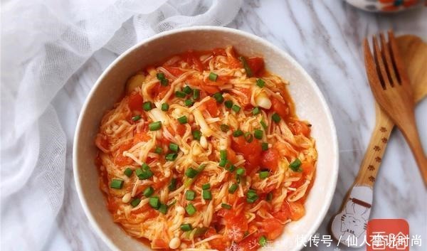 它和金针菇是“黄金搭档”,天冷焖一锅,吃到汤汁都不剩