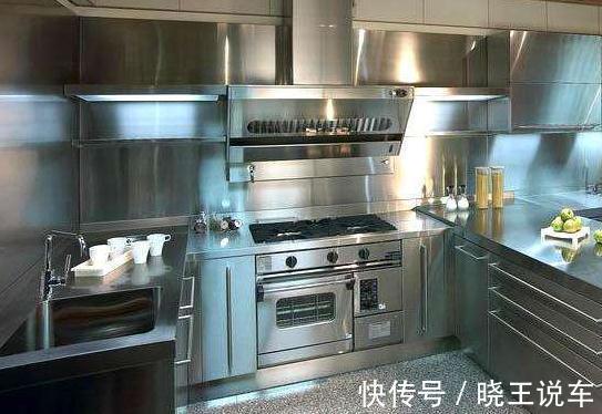 厨房|橱柜台面用不锈钢还是大理石好?内行人都这样选择,清洁使用方便
