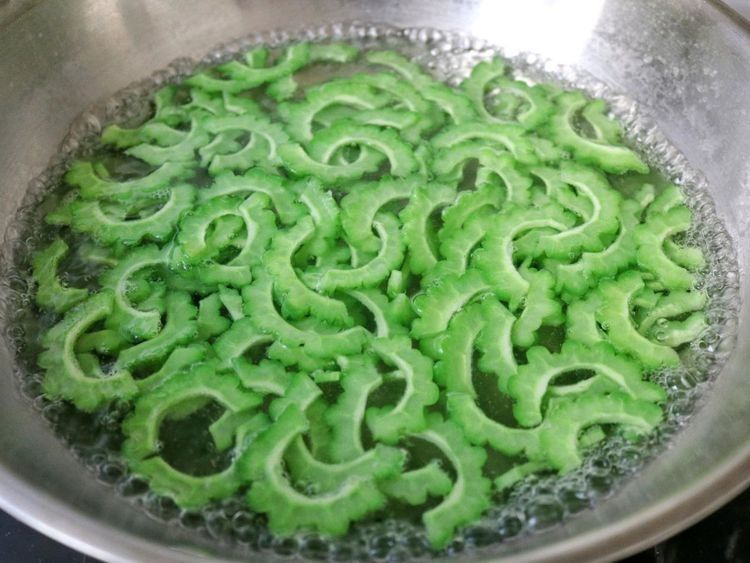 苦瓜此做法,清新可口还不苦,爽口还解腻,孩子都说好吃