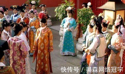 满族妇女@细说古代女人穿的鞋子,其实并非电视剧说的那样!多年被骗啊!