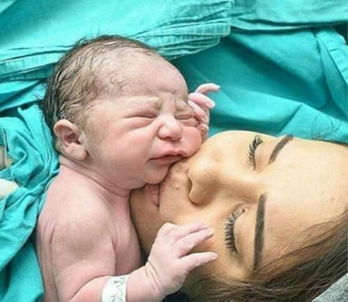 宝宝|新生儿若有这3种表现,其实是在暗示妈妈:我在娘胎里过得很滋润