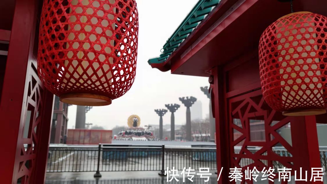 大唐|看惯了热闹与繁华,雪中别样的西安大雁塔和大唐不夜城,你见过吗,像极了唐朝