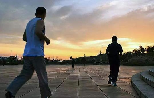 运动时间|忠告:糖尿病患者最佳的运动时间,运动降血糖要跟着服药时间走!