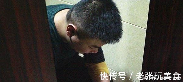 缓解|手上有处“通便穴”,经常掐一掐,泻火消肿,便秘烧心也不见了!