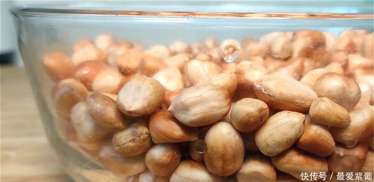 花生米|花生米酥脆的做法,千万不要油炸,试试这样做,放一个月还酥脆