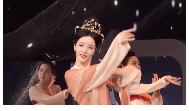 李思思|《央young之夏》：央视主持人“神仙打架”，这是什么宝藏综艺