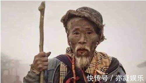 晓秋$清朝一乞丐临死前，写下一首小诗，短短4句话被人传唱至今