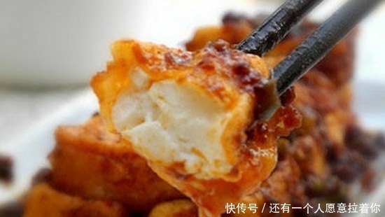 这道菜除了简单没有别的,实惠的脆皮内酯豆腐,就是好吃