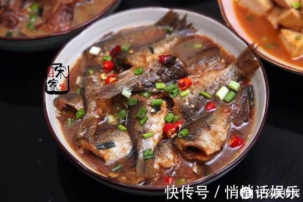 公公来吃饭，我准备4道下酒菜，公公开心的直乐：来1斤白酒